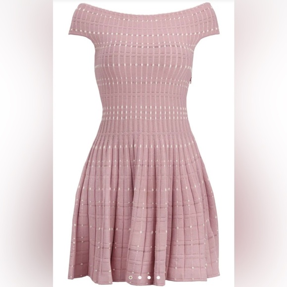 Alexander McQueen Dresses & Skirts - Alexander McQueen Sz S Knit Off the Shoulder Short Sleeve Fitted Dress - New